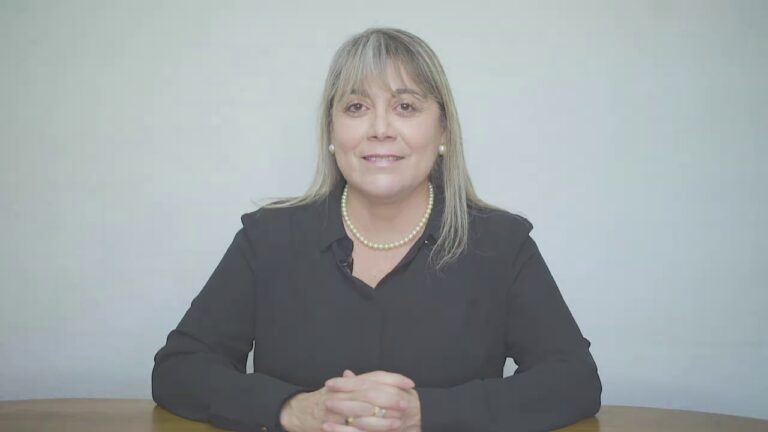La importancia de las banderas en actos protocolarios